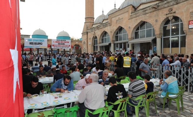 Haliliye Belediyesinden 10 bin kişiye tirit ikramı