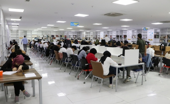 Şanlıurfa’da gençler deneme sınavlarıyla başarı oranlarını ölçüyor