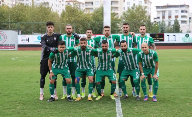 Karbel Karaköprü Belediyespor kendi evinde 1 puana razı oldu