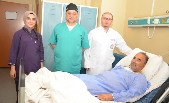 58 yaşındaki hasta aynı anda yapılan 2 ameliyat ile hayata tutundu