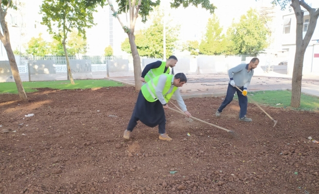 Siverek’te parklar yeşillendiriliyor