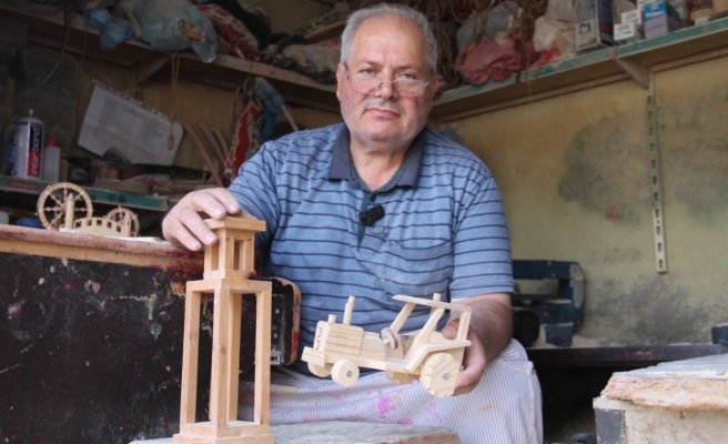 Engelli ahşap oyma ustası engel tanımıyor