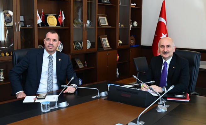 Vekil Özşavlı, PTT’deki yoğunluğu azaltmak için ek personel talebini Bakan’a iletti