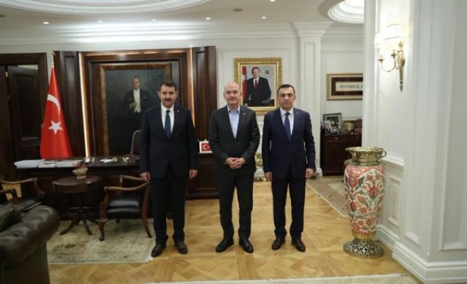 Bakan Soylu Urfa Valisi'ni tebrik etti, 