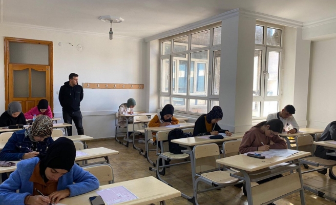 Siverek’te gençlere ücretsiz deneme sınavı