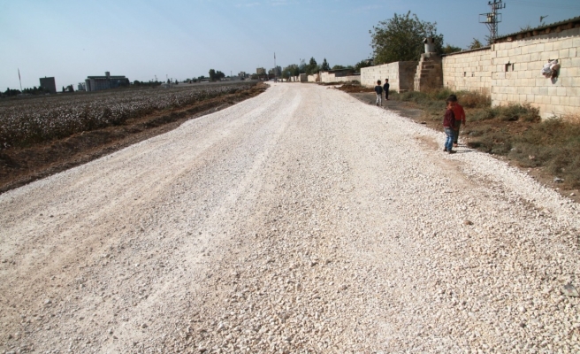 Akçakale’de kırsal mahalleye asfalt yol