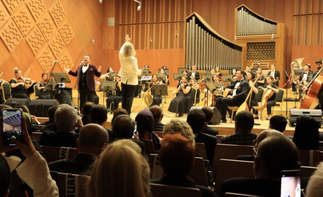 Şanlıurfa türküleri bu kez senfoni ile seslendirildi