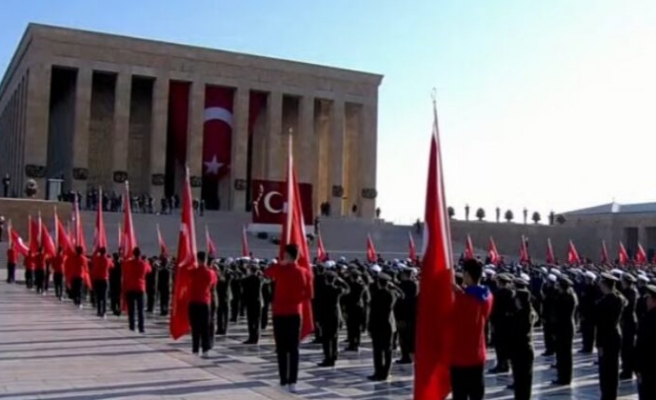 Büyük Önder Atatürk törenlerle anılıyor