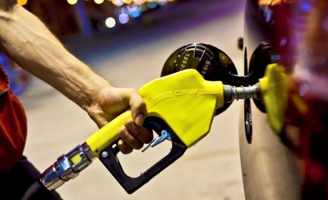 Benzin ve motorinde indirim pompaya yansıdı