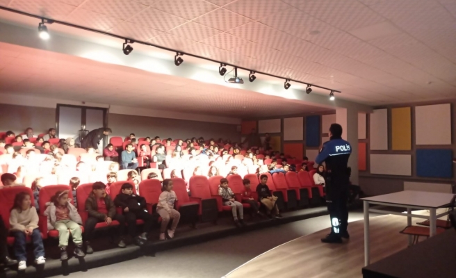 Şanlıurfa’da polisten öğrencilere trafik eğitimi