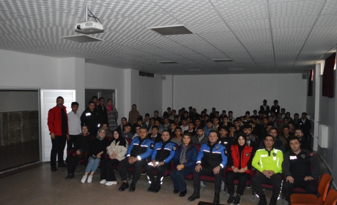 Şanlıurfa’da polisten öğrencilere eğitim