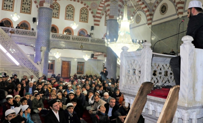 Dergah Cami'inde Kur’an ziyafeti verildi