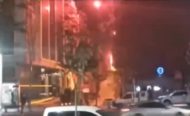 Batman taraftarı Şanlıurfasporlu futbolcuları uyutmadı