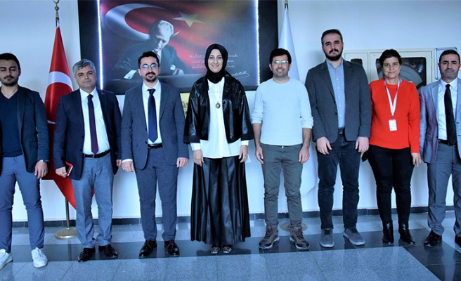 Başkan Çakmak, atanan ve terfi alan kurum müdürlerine başarı diledi