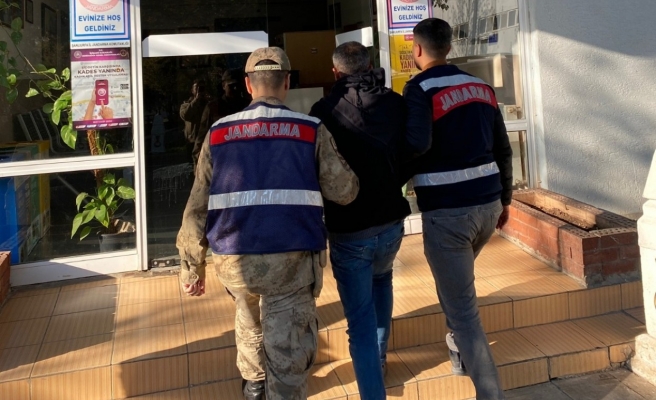 Karaköprü’de uyuşturucu ticaretinden aranan şahıs yakalandı