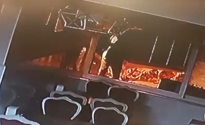 Urfa’da ciğer salonuna giren hırsızlar mutfak malzemelerini çaldılar