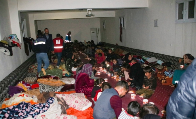 Akçakale Belediyesinden sağanak mağdurlarına yardım eli