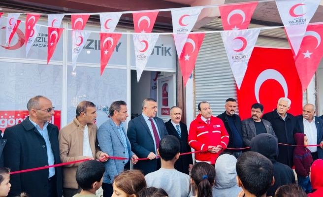Kızılay’dan Akçakale ilçesinde ücretsiz giyim mağazası