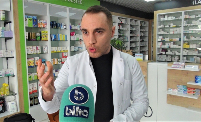 İlaç bulamayan hasta öfkesini eczacıdan çıkartıyor