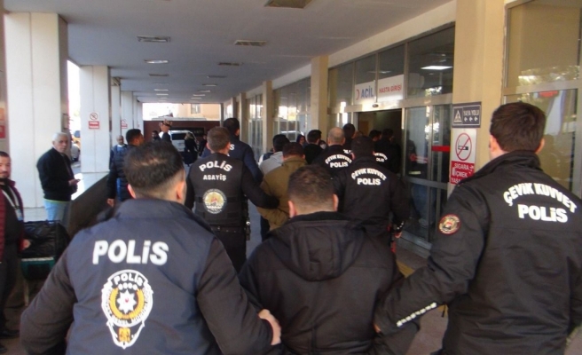 Urfa merkezli operasyonda gözaltına alınan 22 zanlının 16'sı tutuklandı