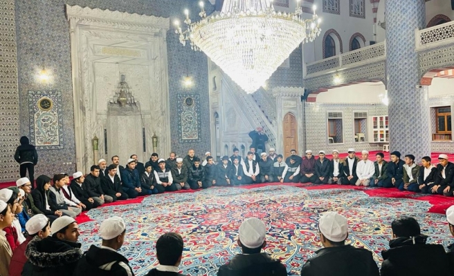 Şanlıurfa’da hafızlar Kur'an-ı Kerim'e yapılan çirkin saldırıyı kınadı