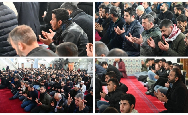 Urfa'da Dergah Camisi'nde kandil coşkusu