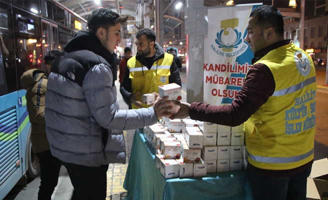 Haliliye Belediyesinden vatandaşlara kandil simidi ikramı