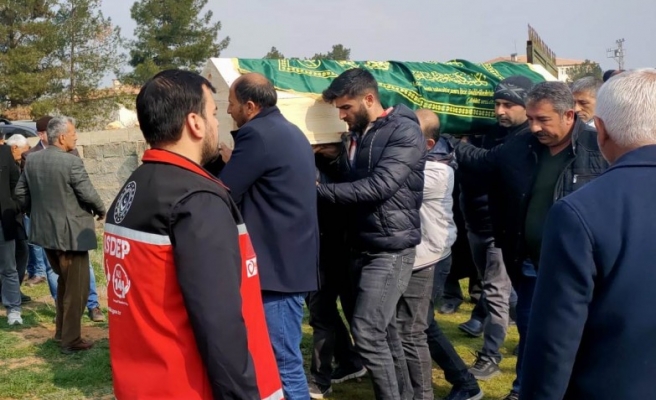 İstanbul’da ölü bulunan baba ve çocukları Ceylanpınar’da toprağa verildi!