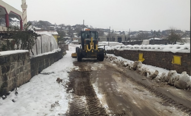 Büyükşehir’den Siverek’te kar mesaisi