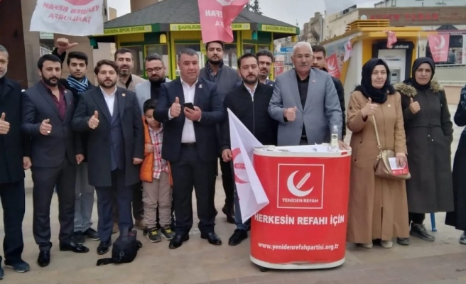 YRP Şanlıurfa İl Başkanlığı stant çalışmasını sürdürdü