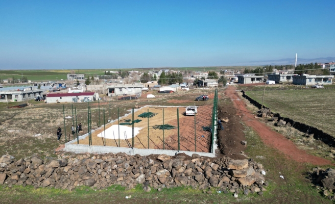 Siverek'te 15 kırsal mahalle halı sahaya kavuşuyor