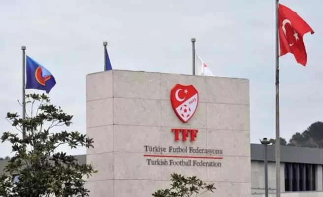 Türkiye'de ligler ertelendi