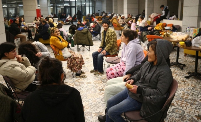 Depremzedeler arasında salgın hastalık riski endişe oluşturuyor