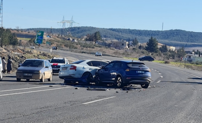 Karaköprü’de araçlar çarpıştı: 1 yaralı