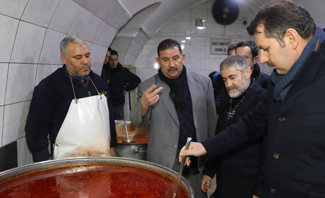 Vali Ayhan bu ayki maaşını bağışladı