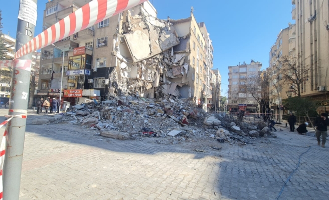 Bahçelievler’de yıkılan bina ‘kolon kesme’ ihmali mi?