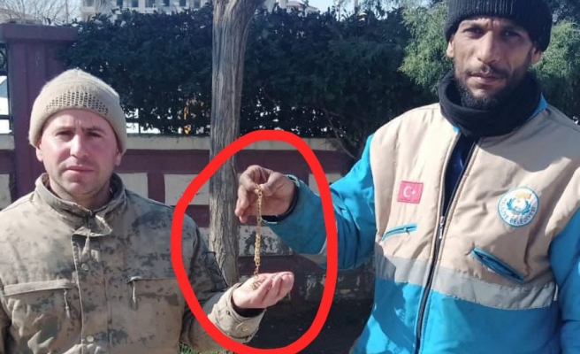 Haliliye Belediyesi temizlik personelinden Adıyaman’da örnek davranış