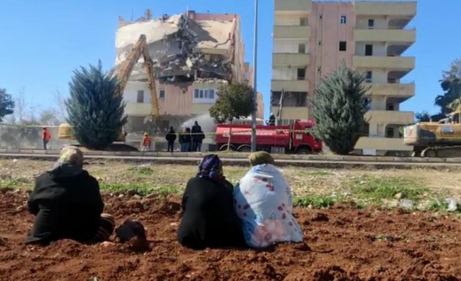 Şanlıurfa'da riskli binalar yıkılıyor