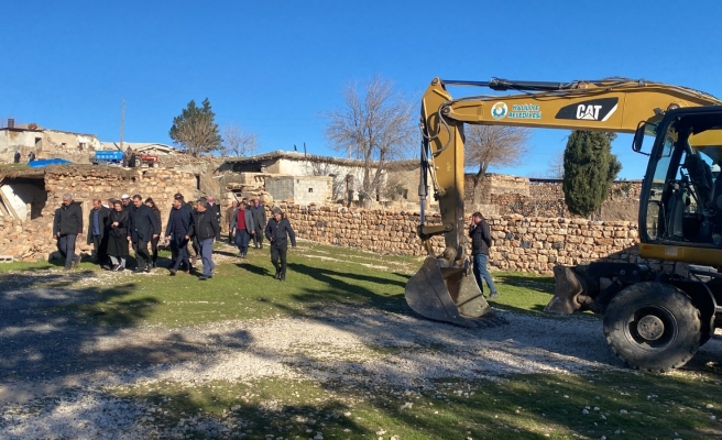 Başkan Canpolat depremden etkilenen kırsal mahalleleri ziyaret etti