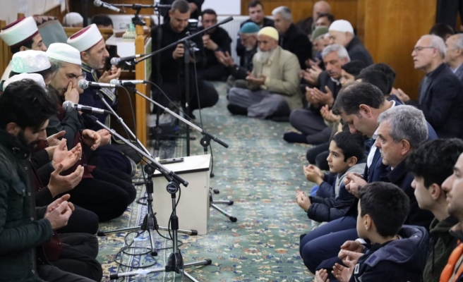 Beyazgül, Miraç Kandili’ni vatandaşlarla birlikte idrak etti