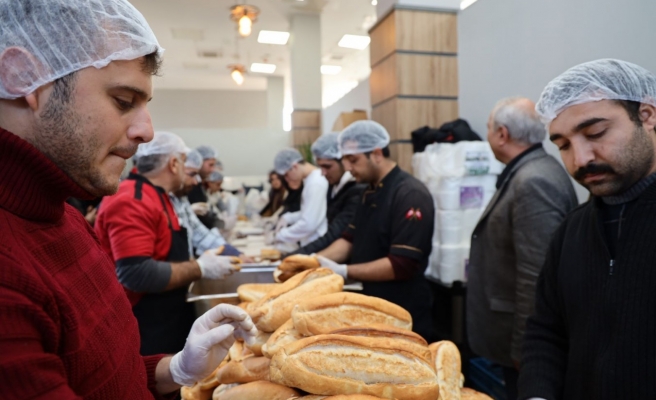 Halk Ekmek Fabrikası afetzedelerin umudu oldu
