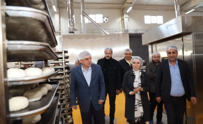 Milletvekili Açanal’dan halk ekmeğe tam not