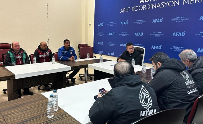 Halfeti Belediye Başkanı Albayrak, Adıyaman’daki yaraların sarılması için çaba sarf ediyor