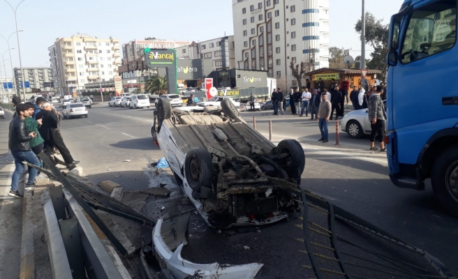 Urfa’da beton mikseri ile otomobil çarpıştı