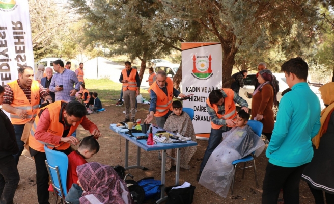 Büyükşehir’den depremzedeler için kuaför çadırı
