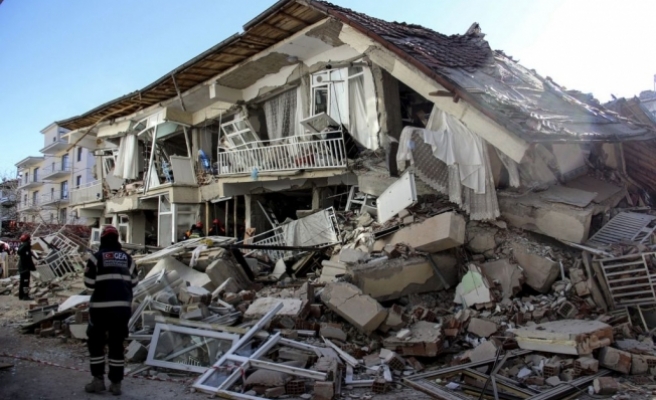 Depremde ölü sayısının resmi rakamların 5 katı olduğu iddiası