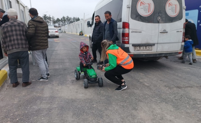 Şanlıurfalı kadınlar ürettikleri bez bebekleri Adıyaman’a gönderdi