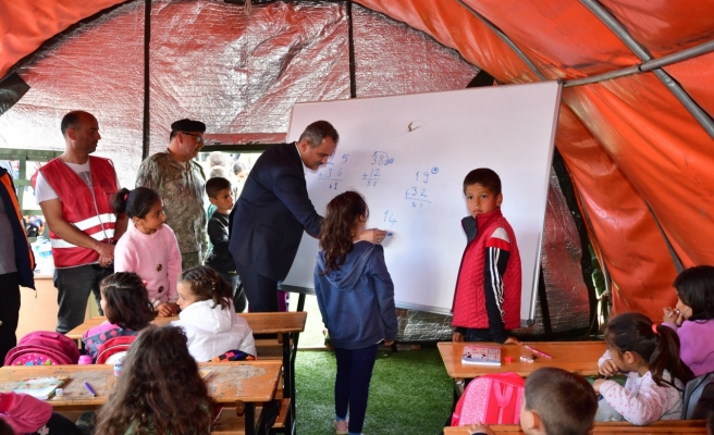 Deprem bölgesinden tayin isteyen öğretmenlerin başvuru süresi uzatıldı
