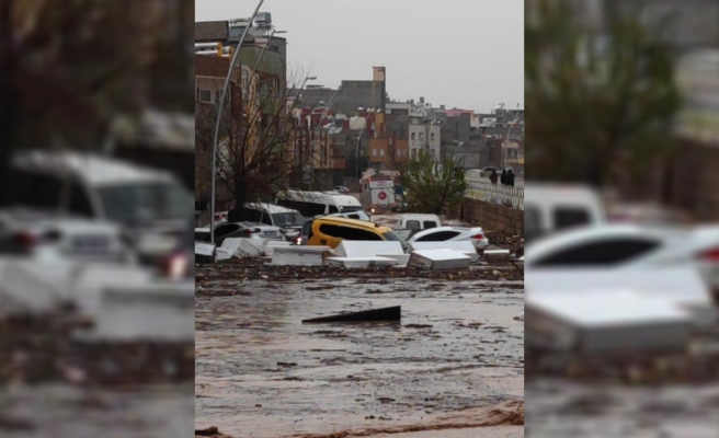 Şanlıurfa'da sağanak dere taşkınlara neden oldu!