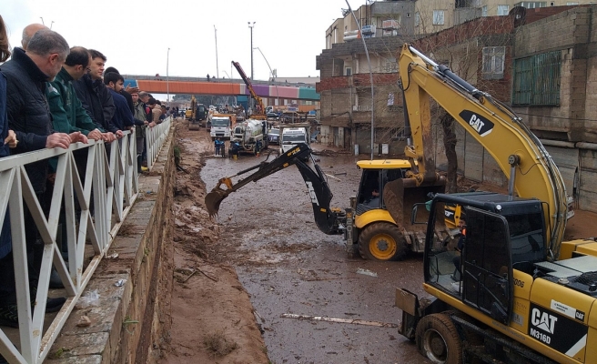 Urfa’da bakanlar arama kurtarma çalışmalarını inceledi